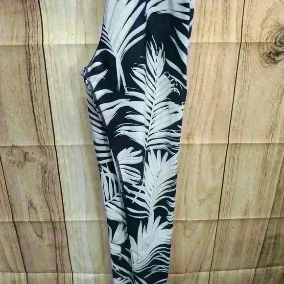 NWOT Soulcycle Retro Palm Leggings size S - Picture 5 of 9